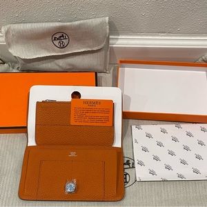 HERMES orange passport Wallet with certificate